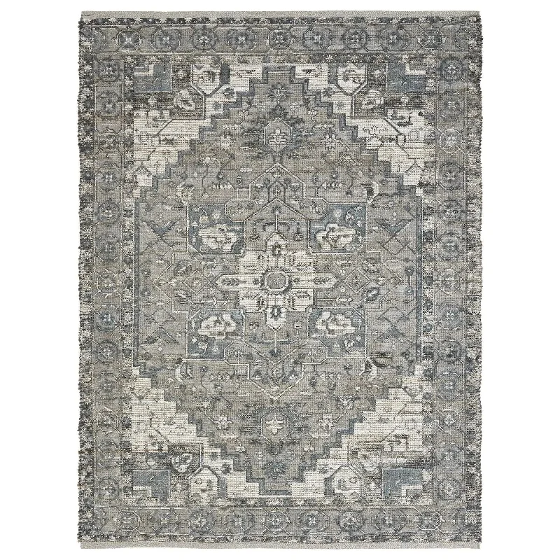 White track lighting for a clean lookPongola Rug
