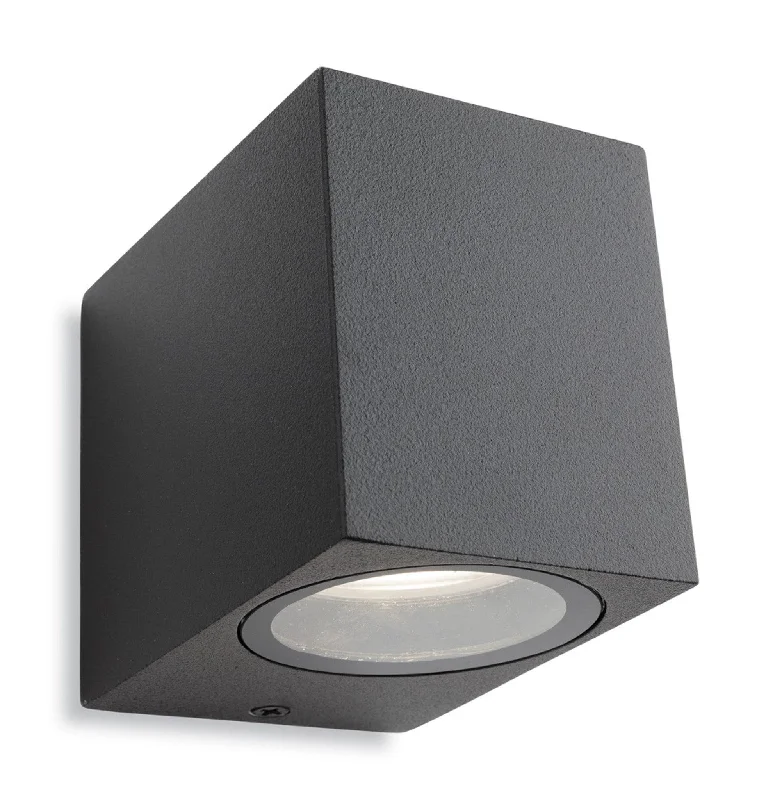 Track lighting with a sleek profileDune Single Wall Graphite