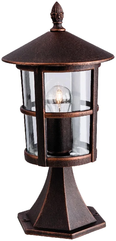 Track lighting with swivel heads for precise aimingStratford Lantern - Pillar Bronze Track lighting with swivel heads for precise aimingStratford Lantern - Pillar Bronze